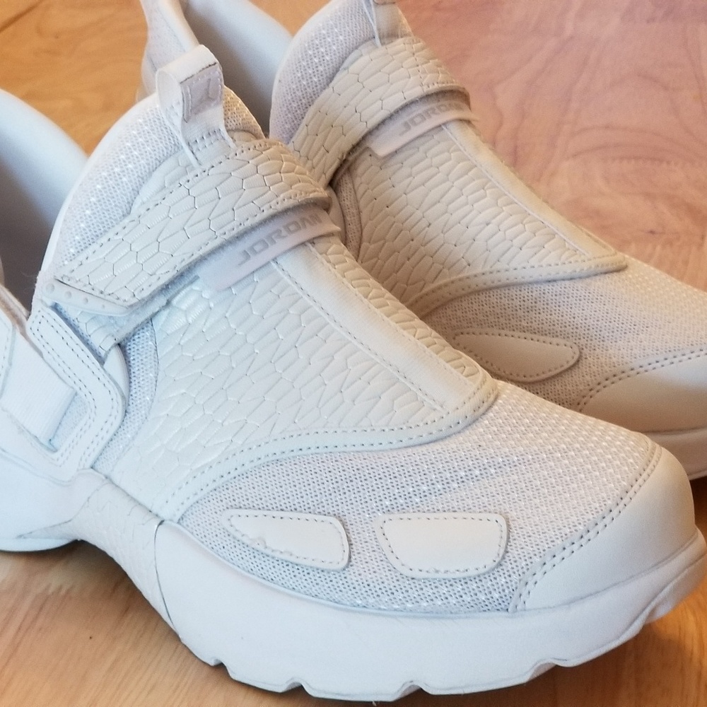 Nike Air Jordan Trunner LX  Big Kids Sz 8.5Y